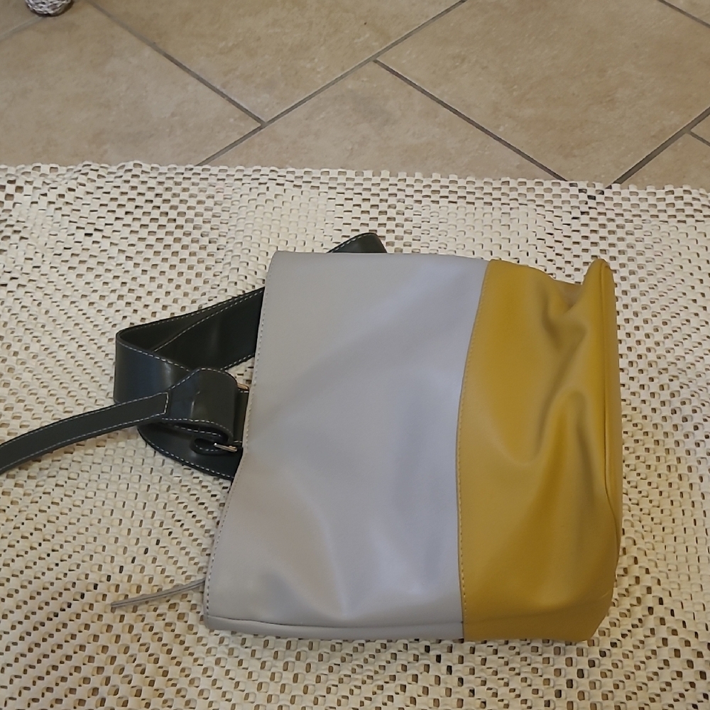 Chic Gray and Yellow Crossbody Bag